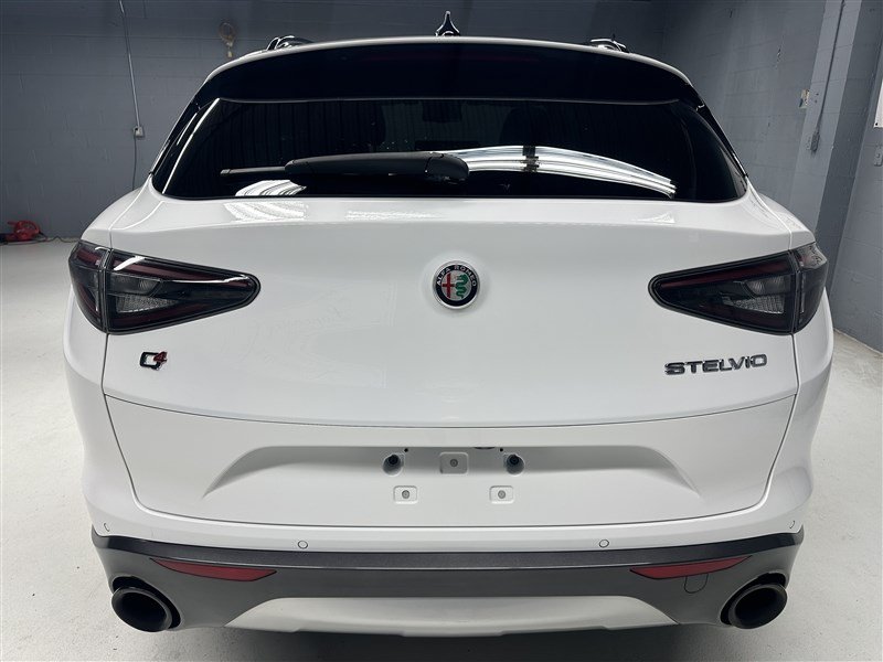 Used 2024 Alfa Romeo Stelvio Ti AWD/4WD image 6