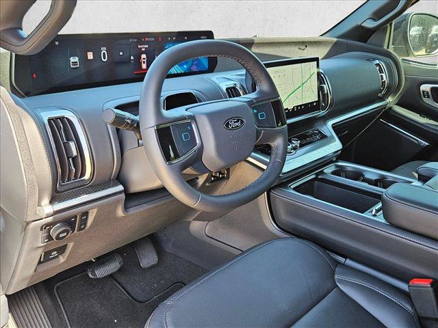 New 2026 Ford Expedition Platinum w/ Stealth Performance Package AWD/4WD image 3