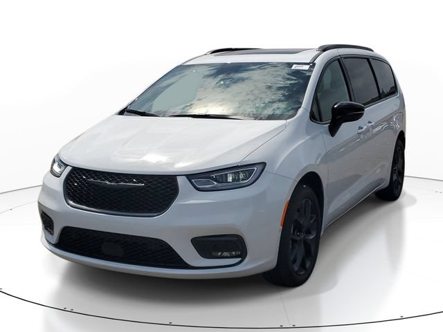 New 2026 Chrysler Pacifica Limited w/ S Appearance Package AWD/4WD image 2