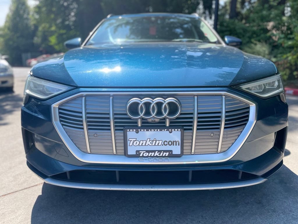 Used 2019 Audi e-tron Prestige w/ Prestige Package AWD/4WD image 9