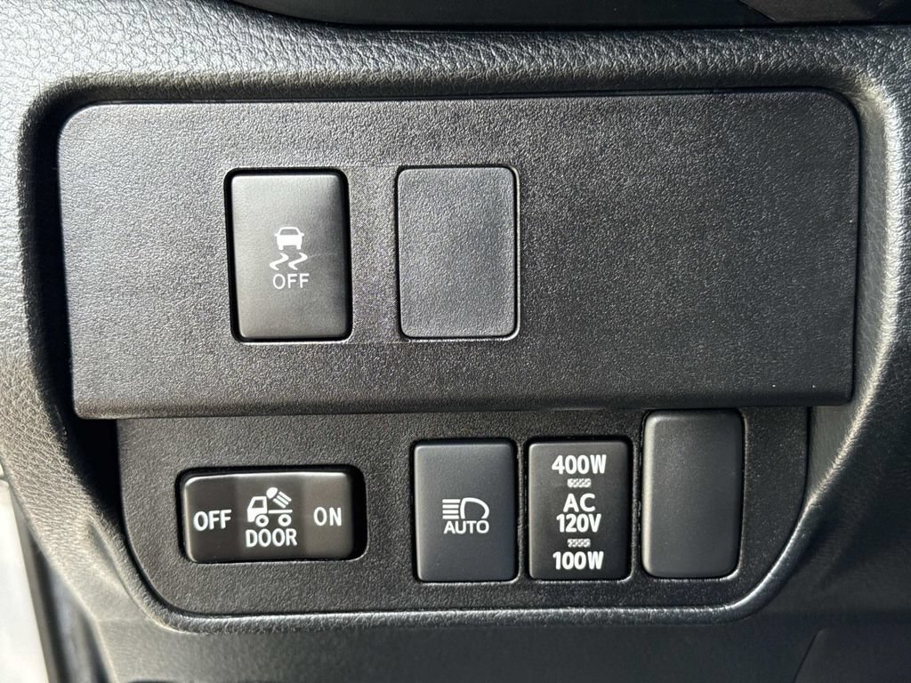 Used 2021 Toyota Tacoma TRD Off-Road w/ TRD Premium Off Road Package AWD/4WD image 46