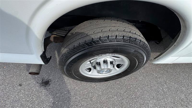 Used 2017 Chevrolet Express 2500 LS RWD image 26