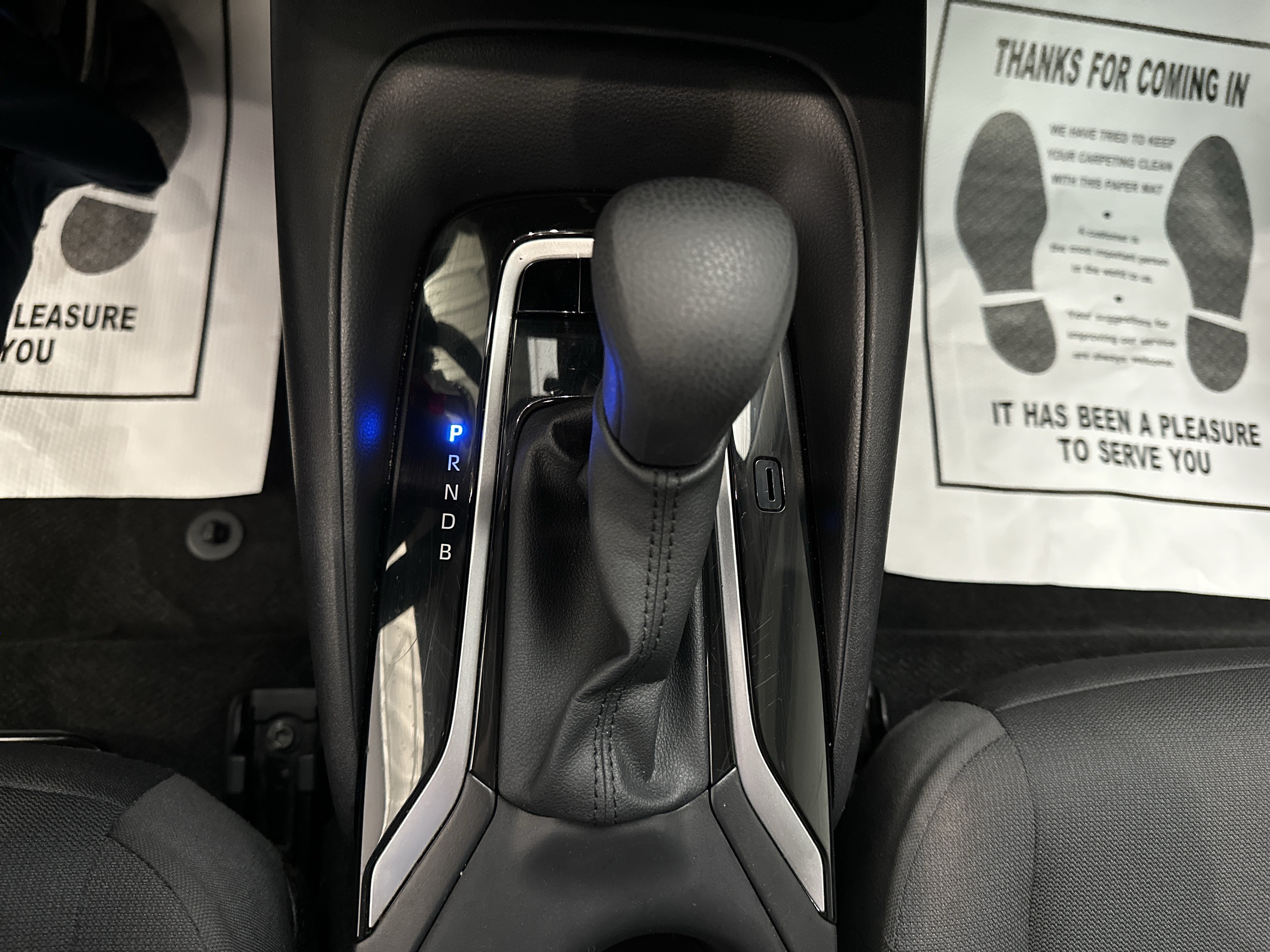 Used 2025 Toyota Corolla LE FWD image 30