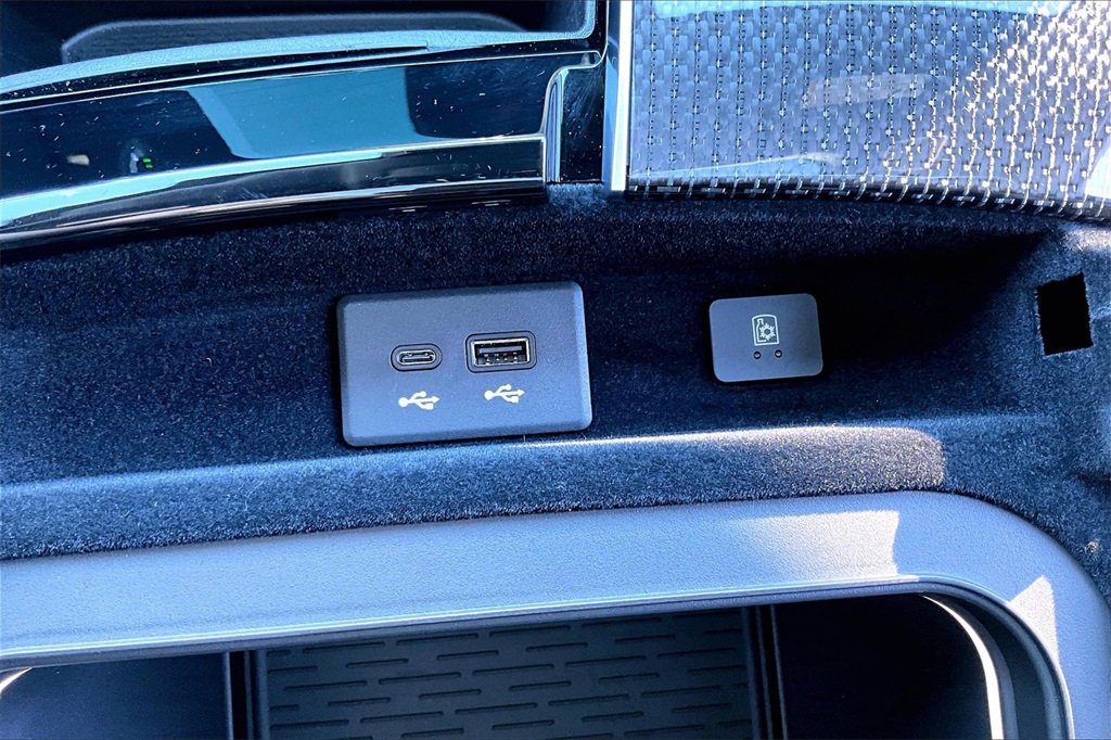 Certified 2025 Cadillac Escalade V image 26