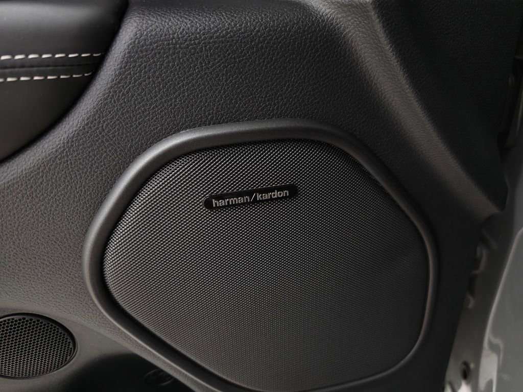 Used 2021 Dodge Durango SRT Hellcat w/ Technology Group AWD/4WD image 16