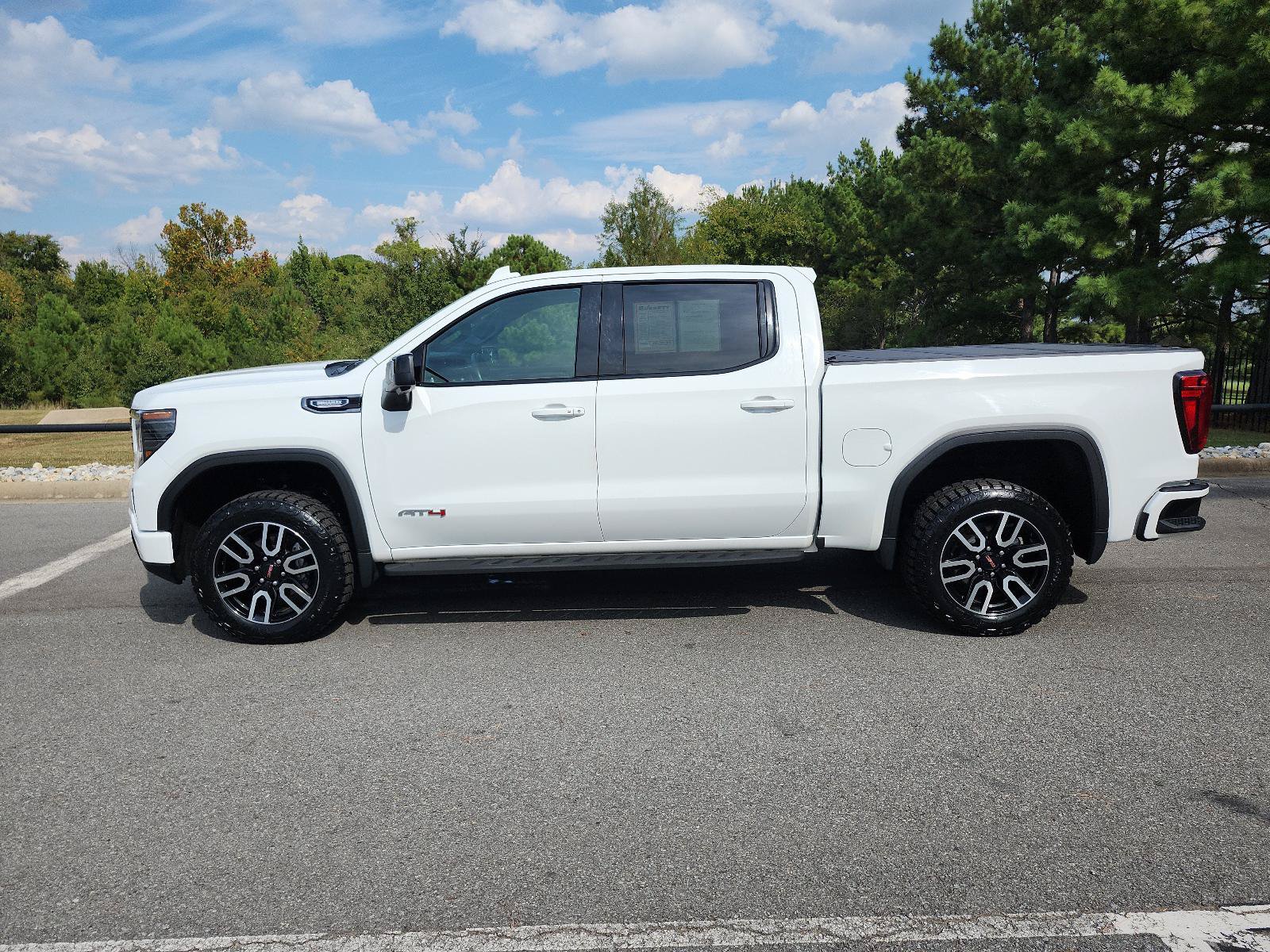 Used 2024 GMC Sierra 1500 AT4 w/ Technology Package AWD/4WD image 2