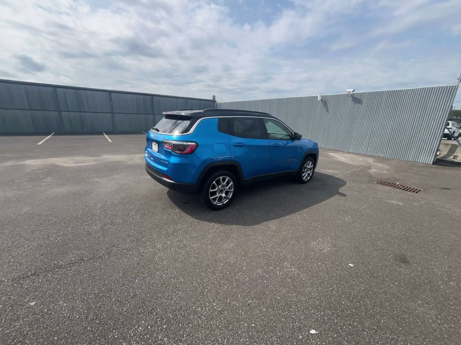 Used 2025 Jeep Compass Limited AWD/4WD image 14