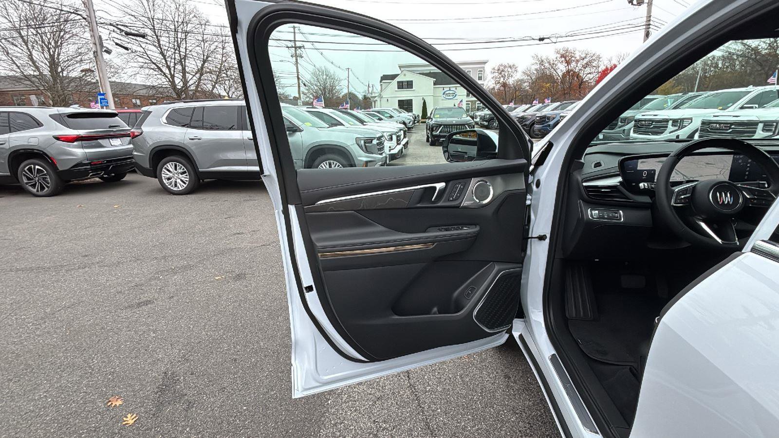 New 2026 Buick Enclave Avenir w/ Super Cruise Package image 12