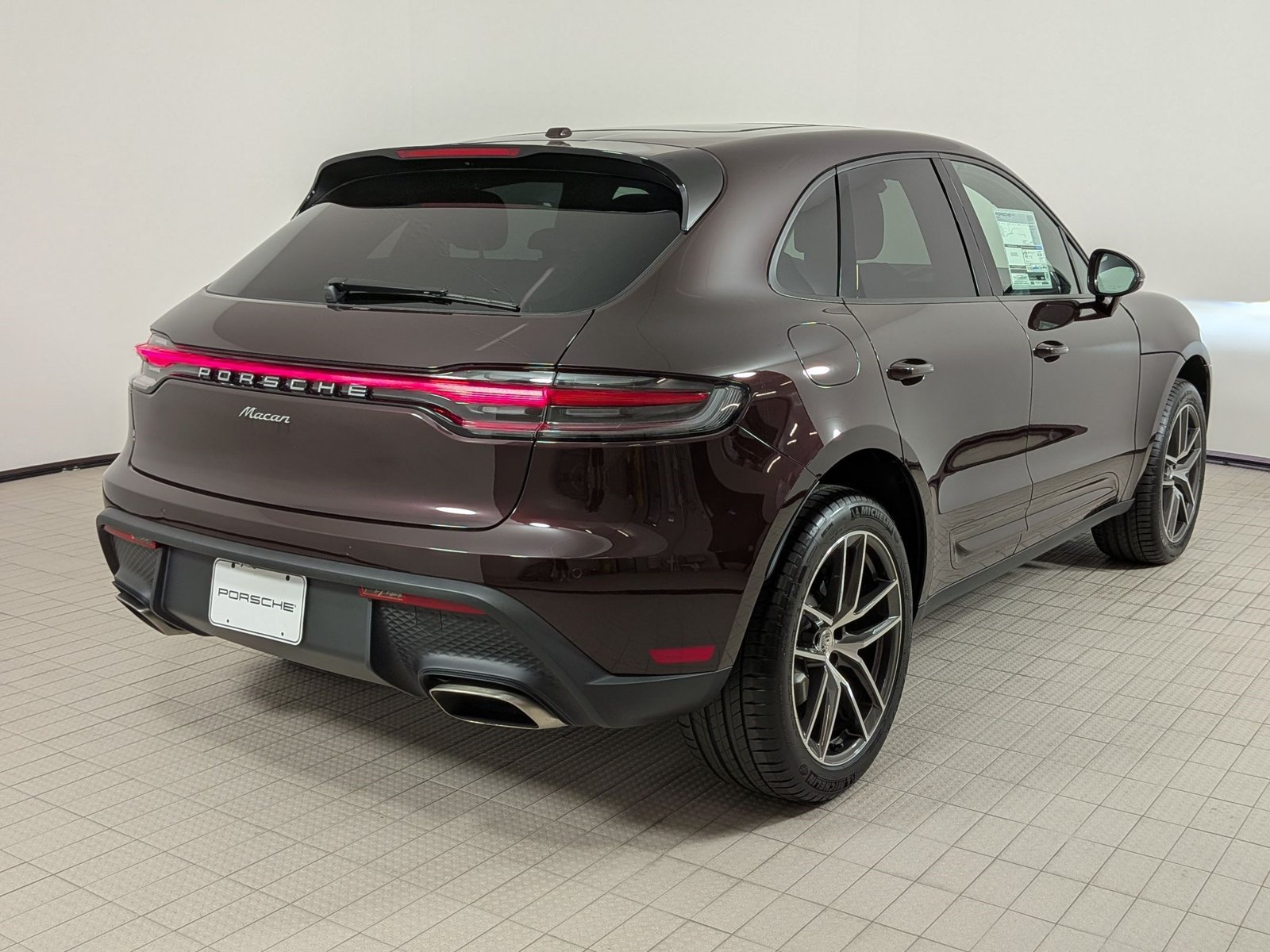New 2026 Porsche Macan AWD/4WD image 9