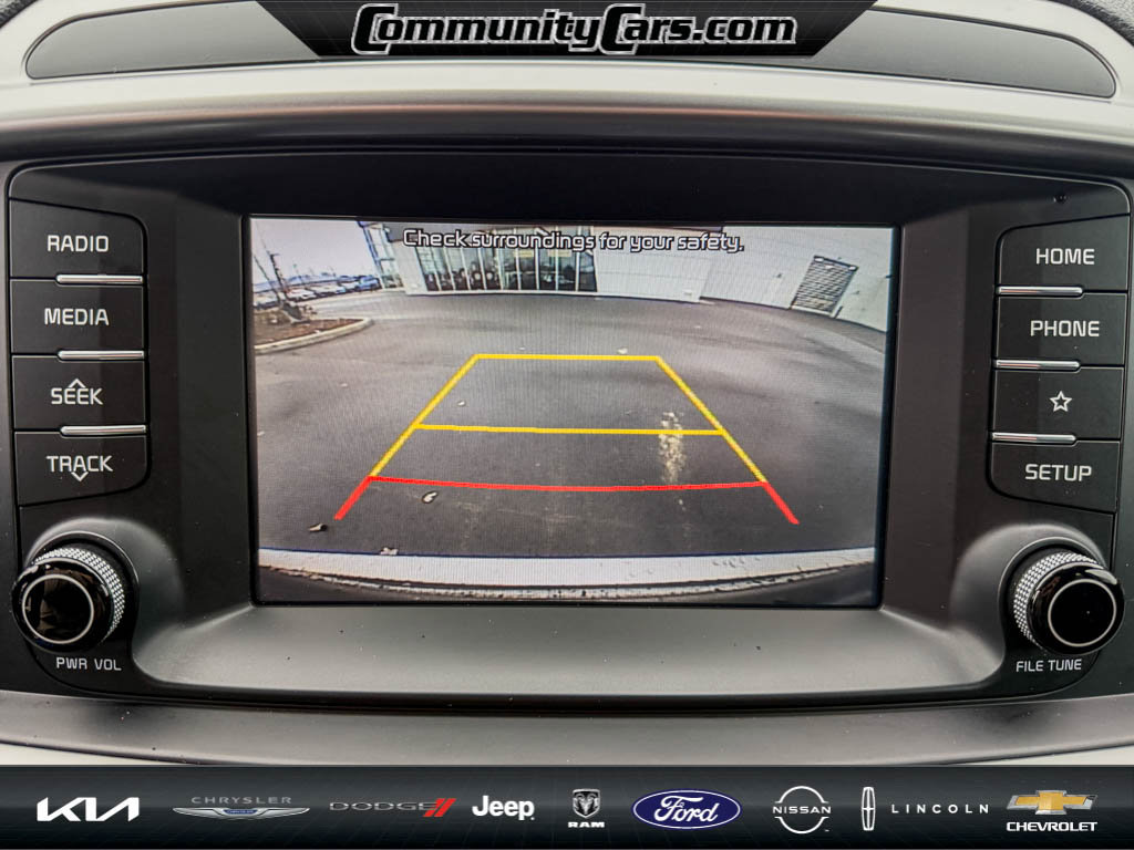 Used 2019 Kia Sorento LX image 17