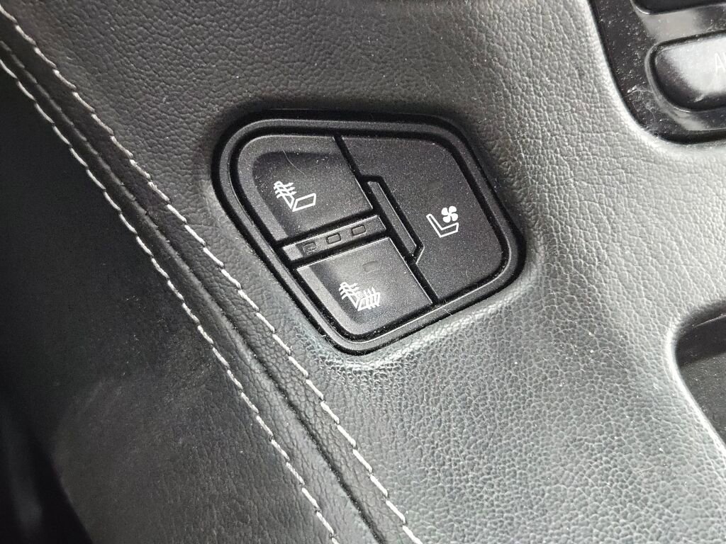 Used 2020 GMC Yukon XL SLT w/ Premium Edition image 25