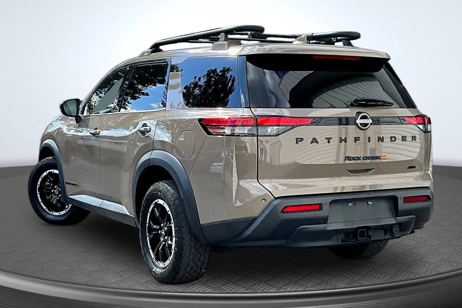 Used 2023 Nissan Pathfinder Rock Creek AWD/4WD image 4