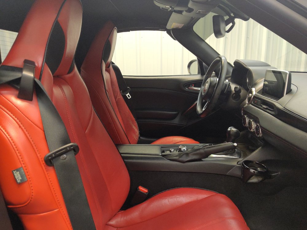 Used 2017 FIAT 124 Spider Abarth RWD image 18
