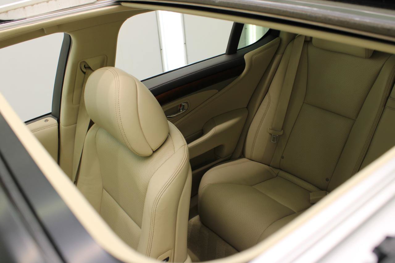 Used 2016 Lexus LS 460 w/ Comfort Package RWD image 27