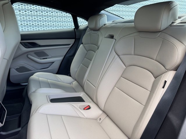 Used 2022 Porsche Taycan 4S image 11