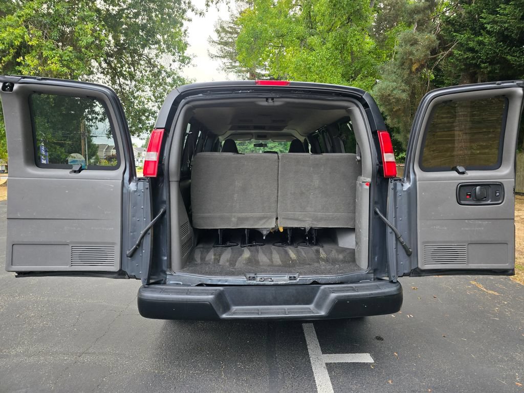 Used 2017 Chevrolet Express 2500 LS RWD image 21