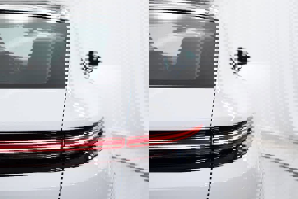 Certified 2024 Porsche Panamera 4 image 35