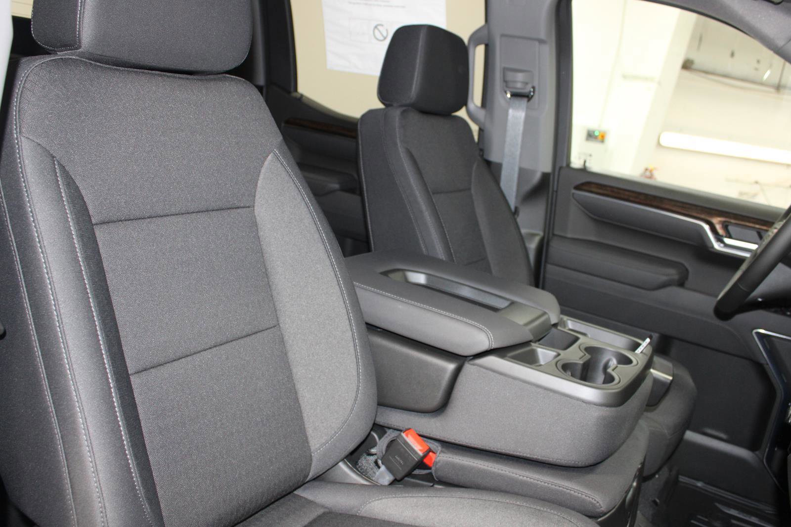 New 2025 GMC Sierra 1500 Elevation image 24