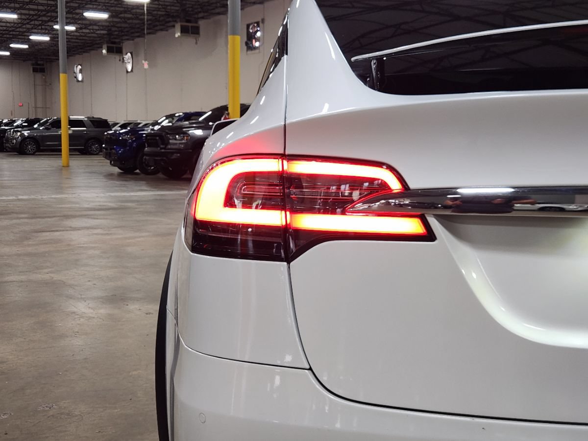 Used 2019 Tesla Model X 75D AWD/4WD image 18