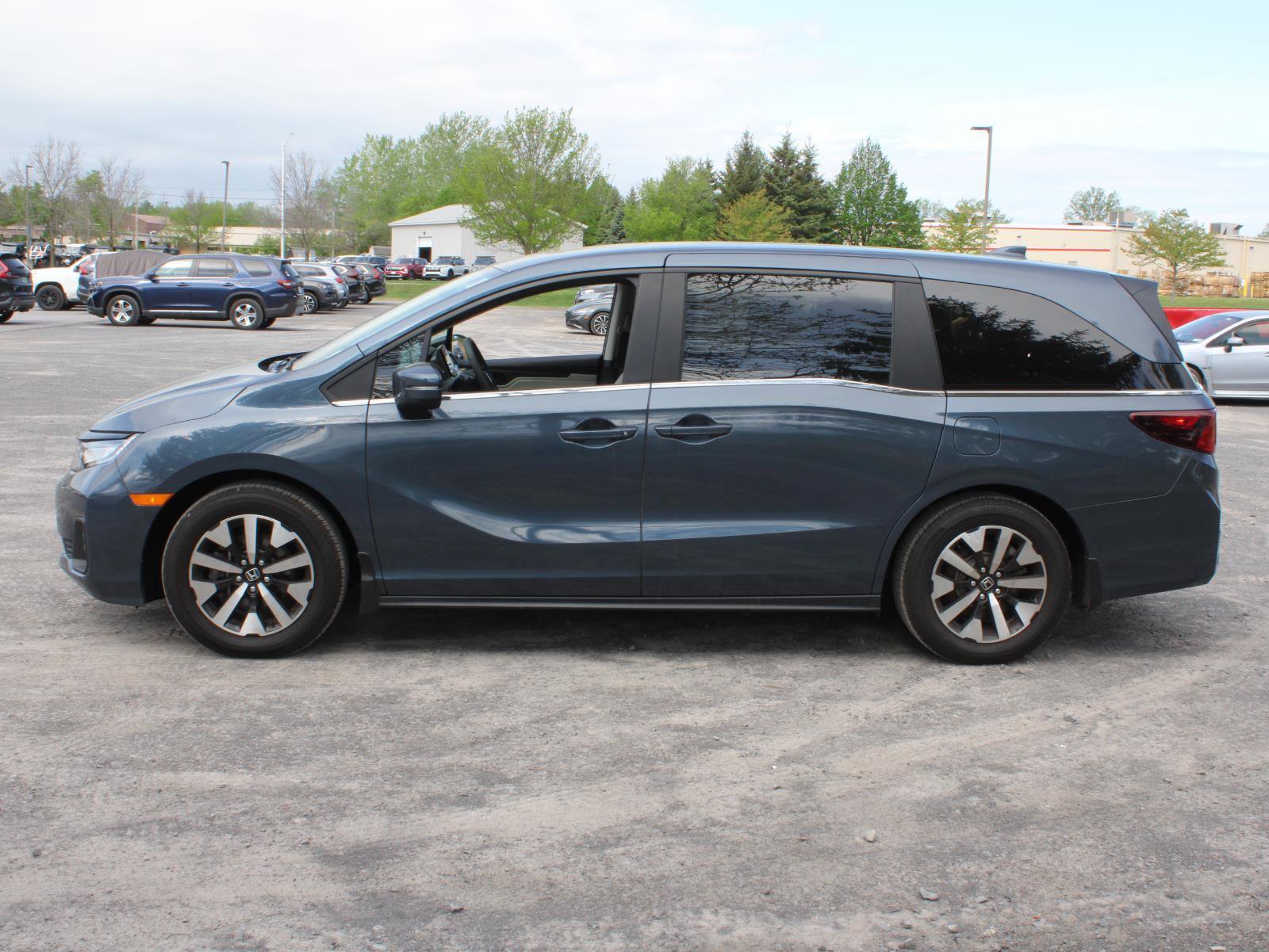 Certified 2026 Honda Odyssey EX-L image 5