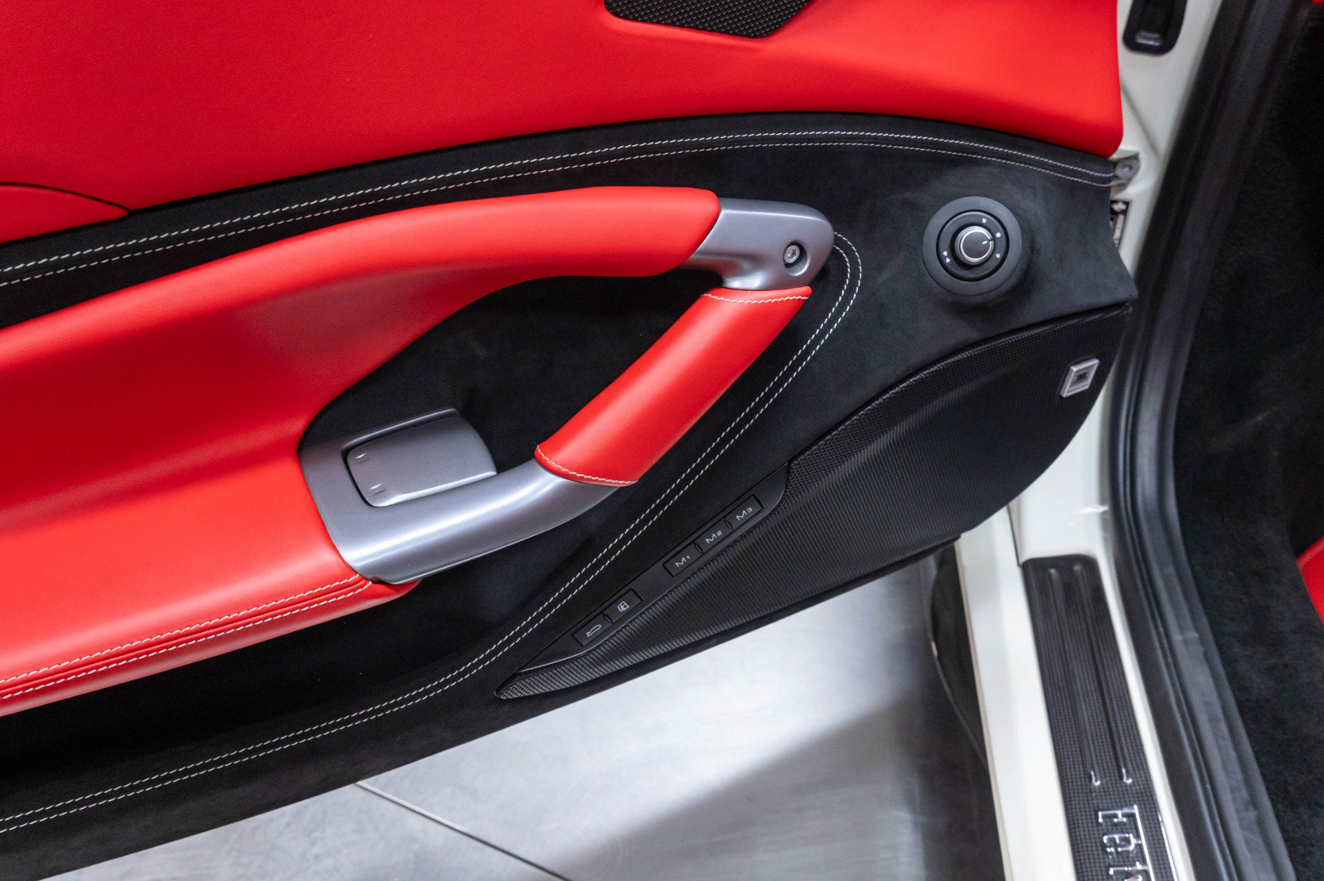 Used 2021 Ferrari F8 Tributo RWD image 7