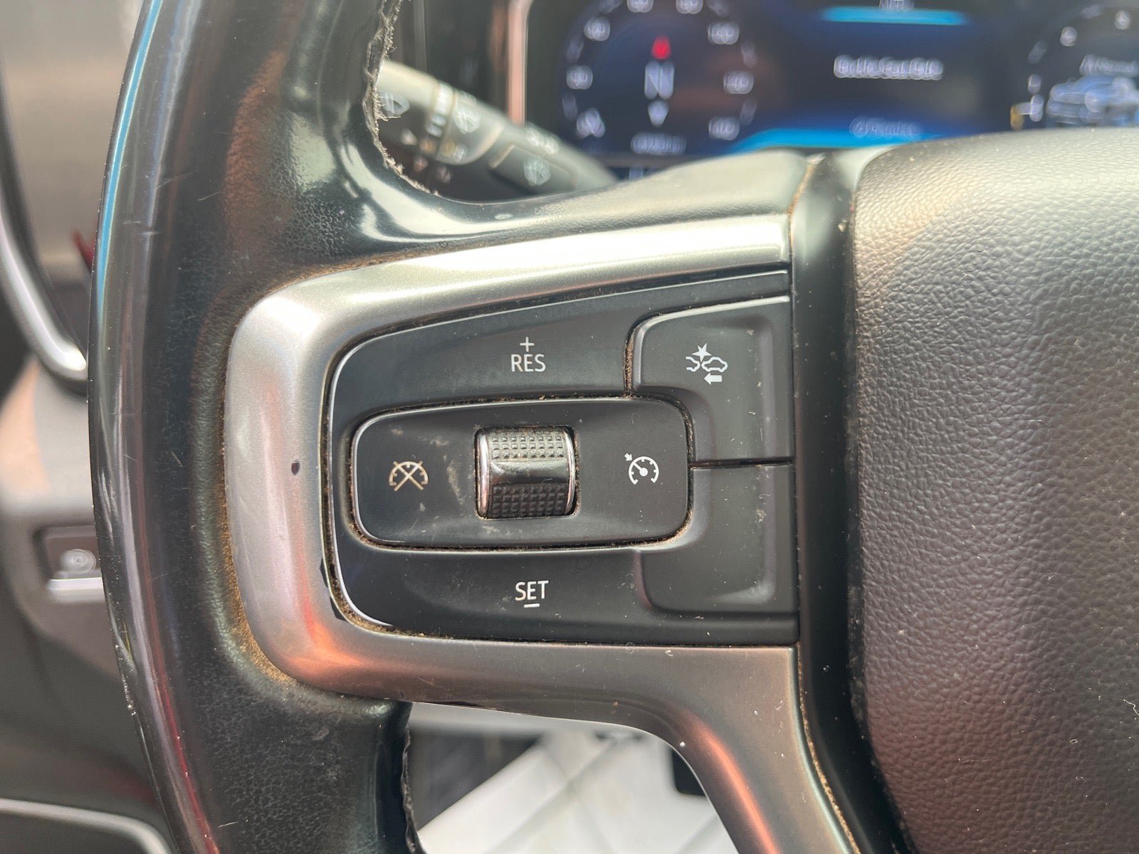 Used 2024 Chevrolet Silverado 2500 LT AWD/4WD image 23