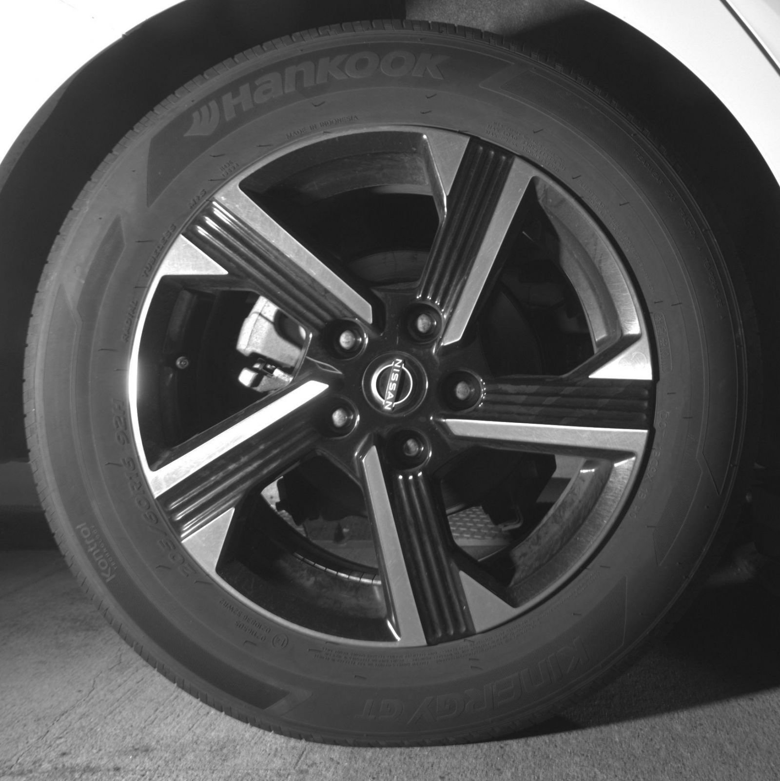 Used 2025 Nissan Sentra SV FWD image 18
