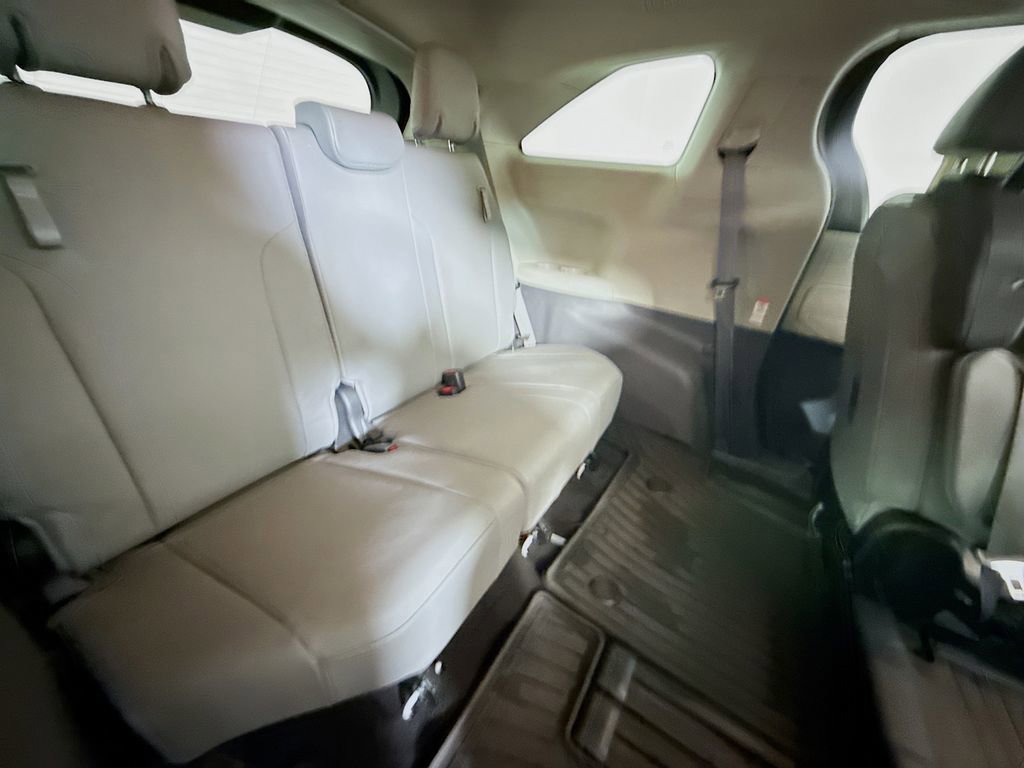 Certified 2022 Toyota Sienna XLE FWD image 25