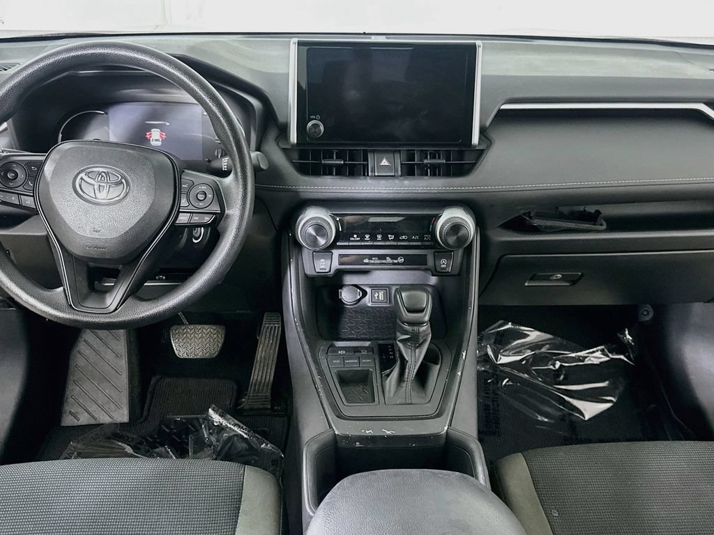 Used 2024 Toyota RAV4 LE FWD image 18