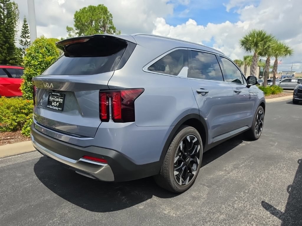 Certified 2025 Kia Sorento EX w/ Panoramic Sunroof Package FWD image 15
