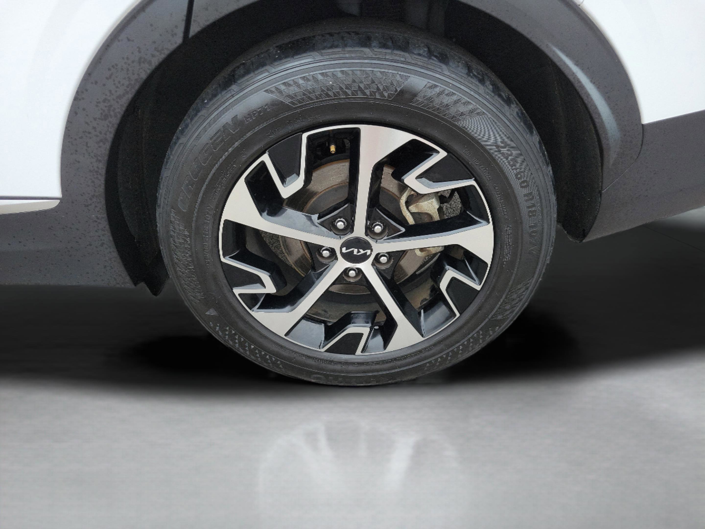 Certified 2024 Kia Sportage EX image 39