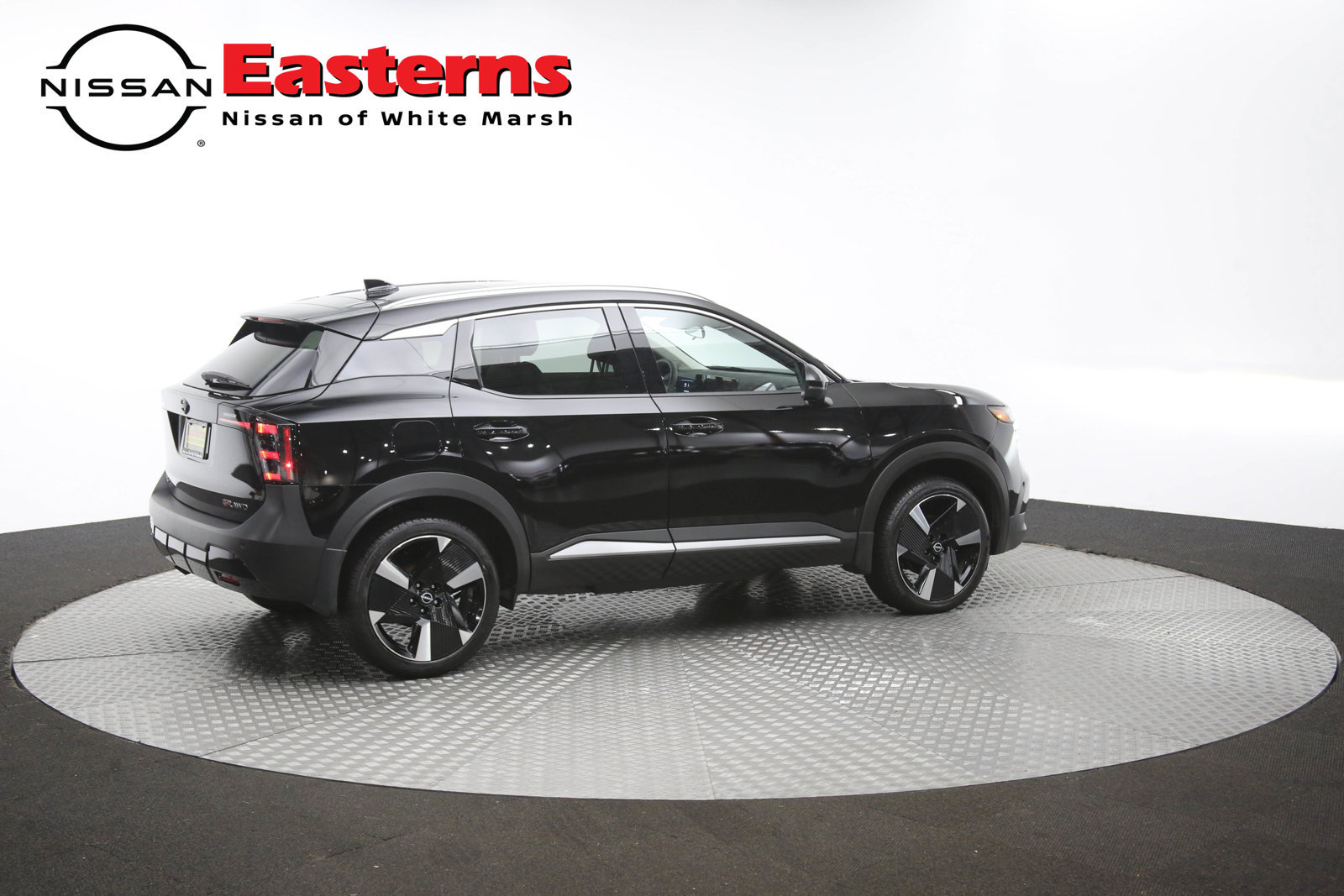 Used 2026 Nissan Kicks SR w/ SR Premium Package AWD/4WD image 45