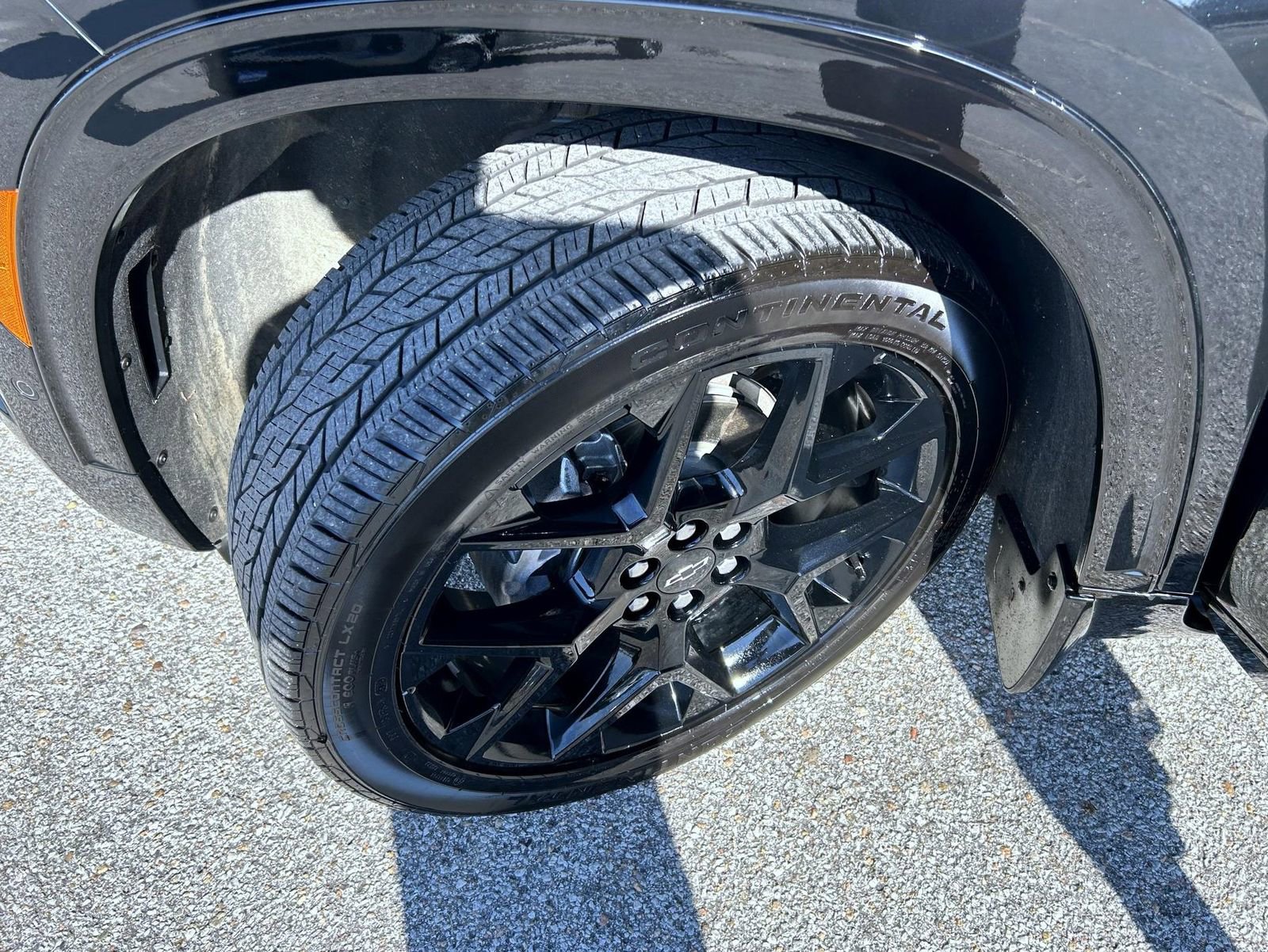 Used 2025 Chevrolet Traverse RS w/ LPO, Floor Liner Package image 25