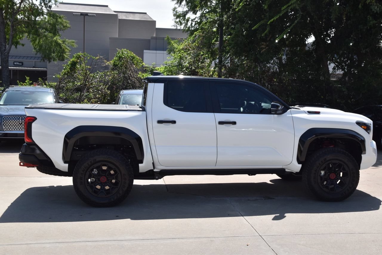 Used 2025 Toyota Tacoma TRD Pro AWD/4WD image 6