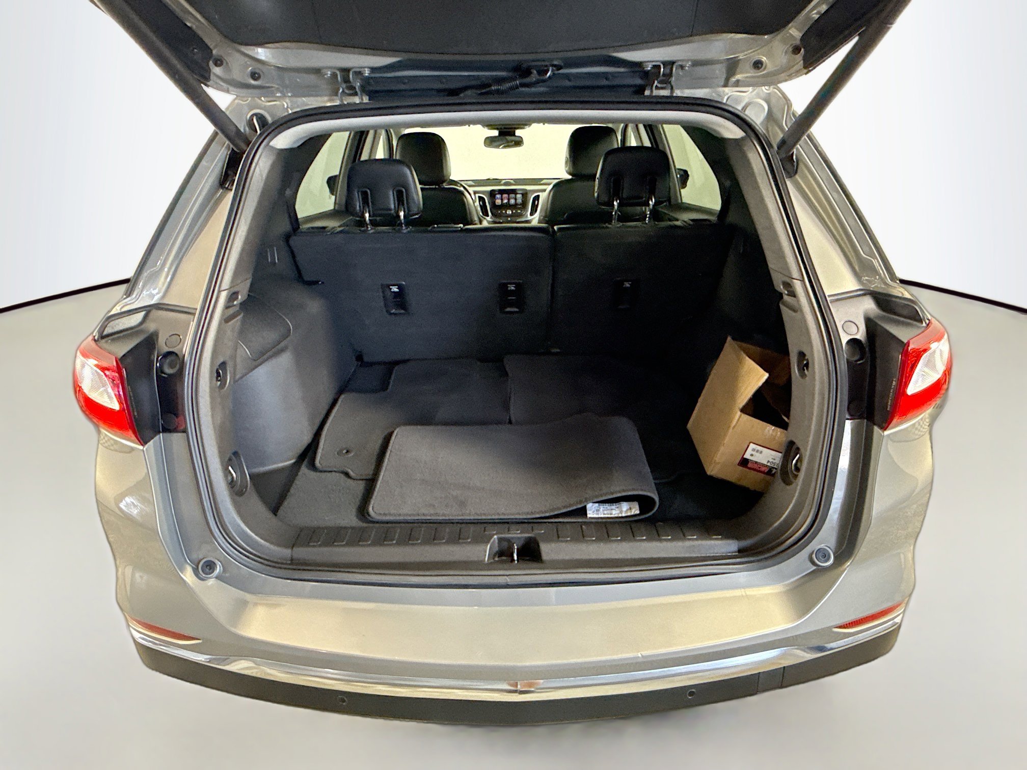 Used 2018 Chevrolet Equinox Premier FWD image 35