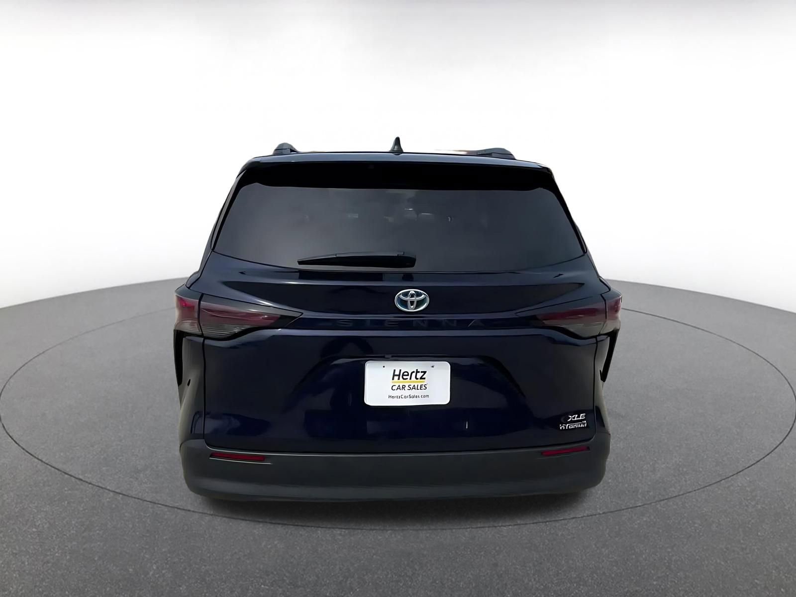 Used 2024 Toyota Sienna XLE image 12