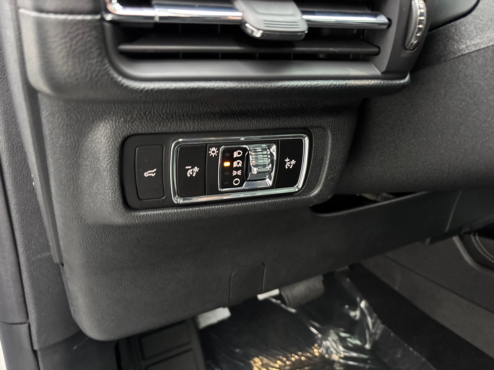 New 2026 Lincoln Corsair Premiere image 14