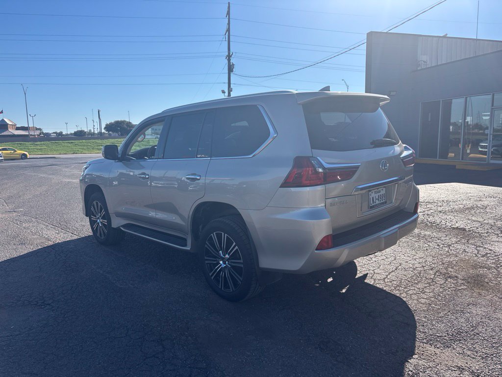 Used 2019 Lexus LX 570 4WD w/ Luxury Package image 5