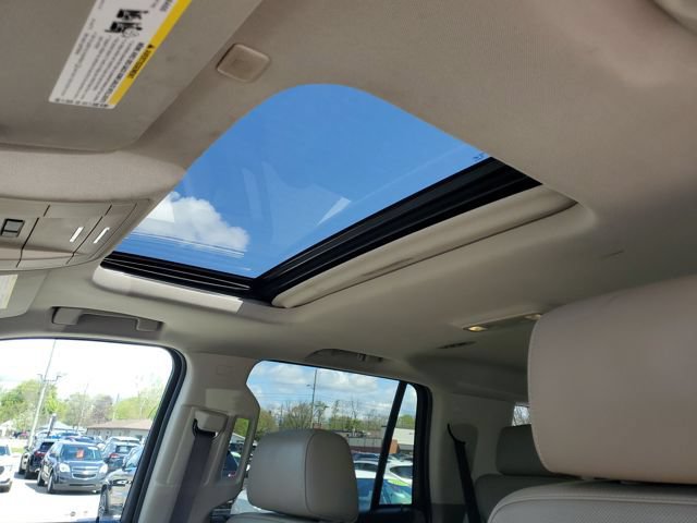 Used 2018 Chevrolet Tahoe Premier w/ Max Trailering Package AWD/4WD image 7