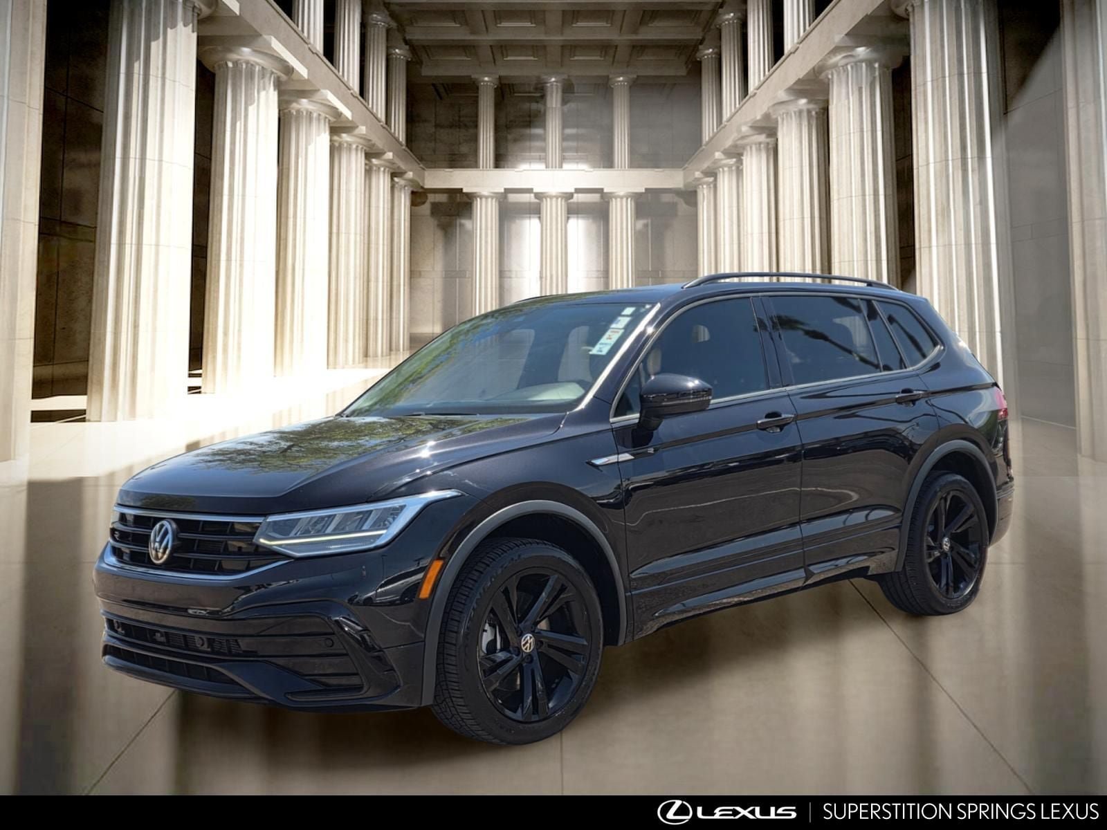 Used 2023 Volkswagen Tiguan SE R-Line FWD image 8