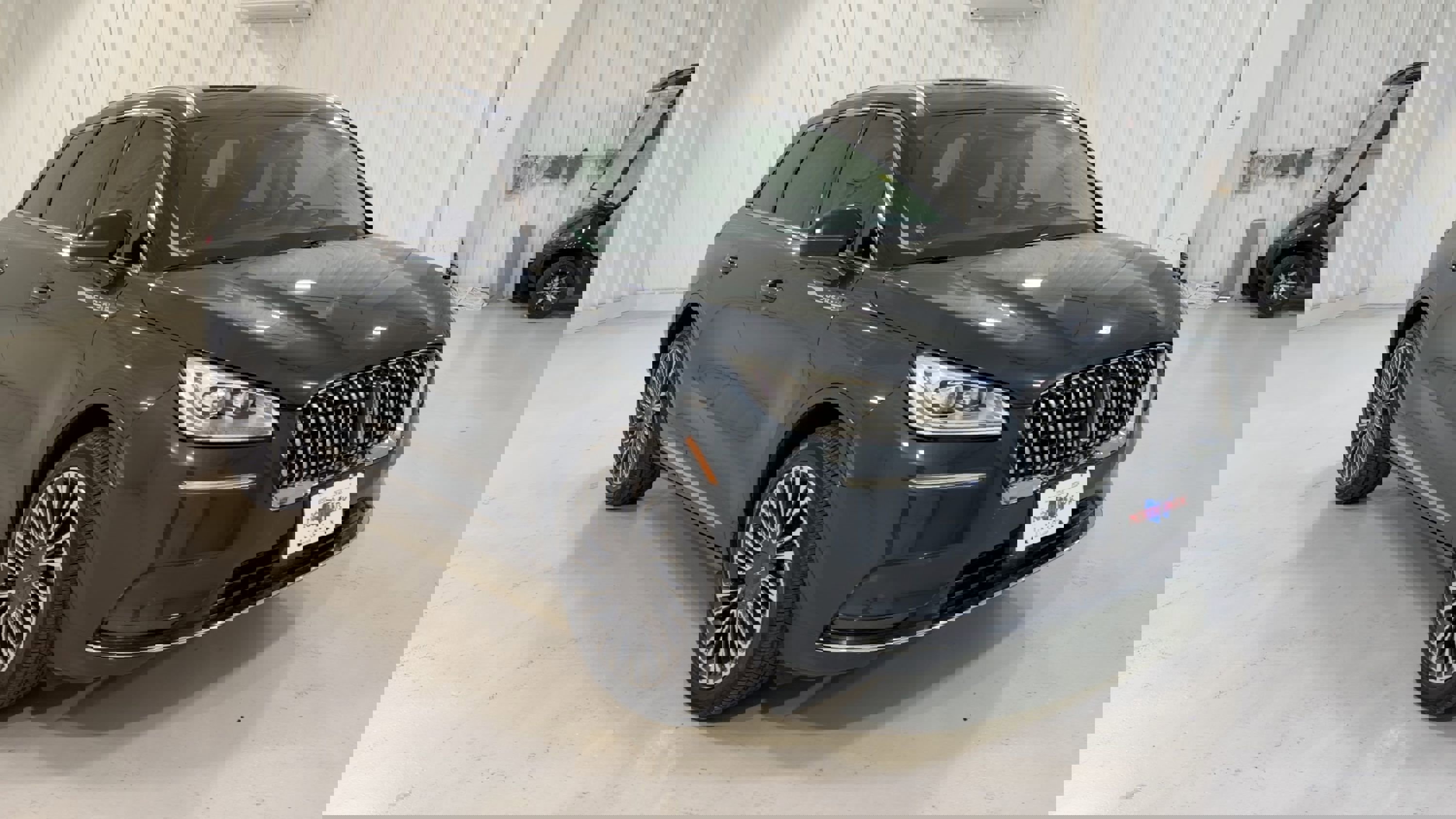 Used 2020 Lincoln Corsair Reserve w/ Equipment Group 201A image 3