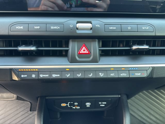 Certified 2025 Kia K4 FWD image 27