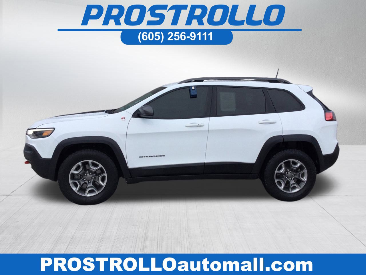 Used 2019 Jeep Cherokee Trailhawk w/ Comfort/Convenience Group image 1