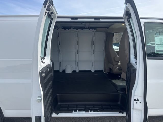New 2026 GMC Savana 2500 Extended RWD image 24