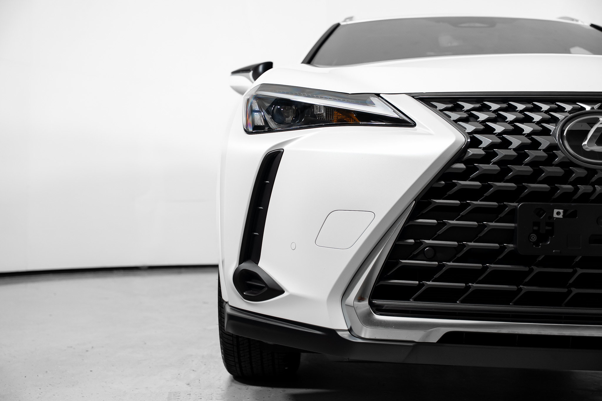 Used 2025 Lexus UX 300h AWD w/ Accessory Package (Z1) image 18