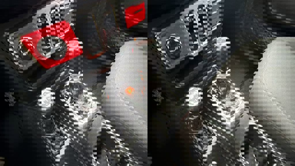 Used 2023 Jeep Wrangler Sport S image 25