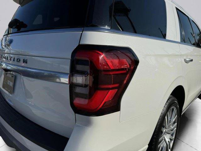 Used 2024 Ford Expedition Platinum RWD image 18