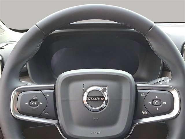 New 2025 Volvo XC40 B5 Ultra w/ Climate Package image 15