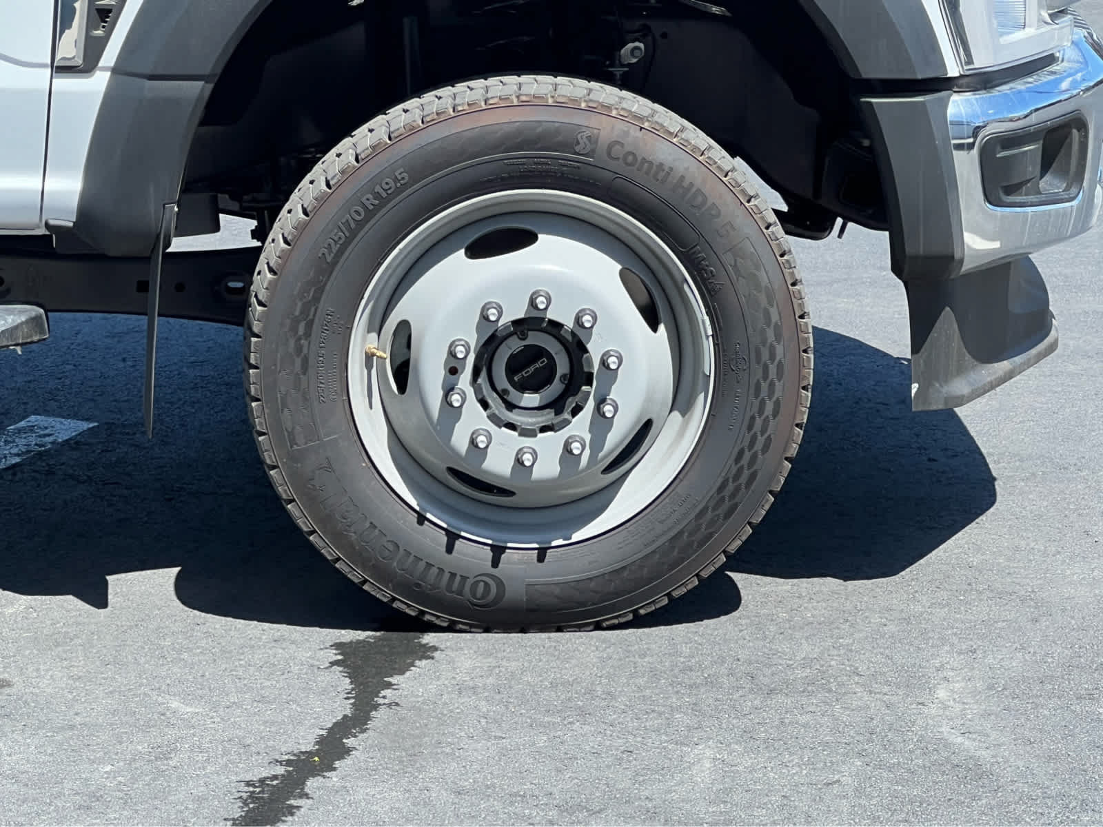 Certified 2026 Ford F550 4x4 Regular Cab Super Duty w/ XL Chrome Package image 16