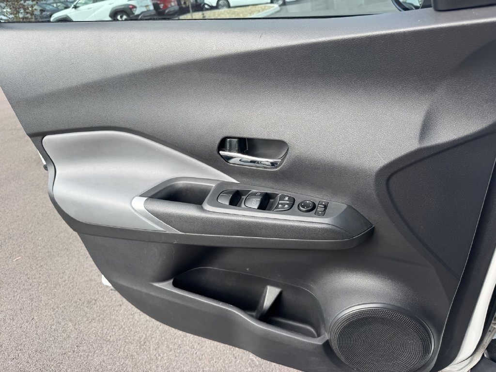 Used 2021 Nissan Kicks SR FWD image 18